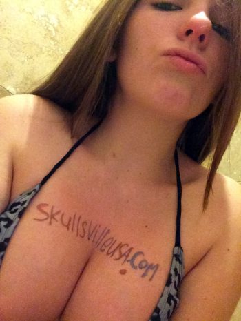 skullsvilleusa bikini girl